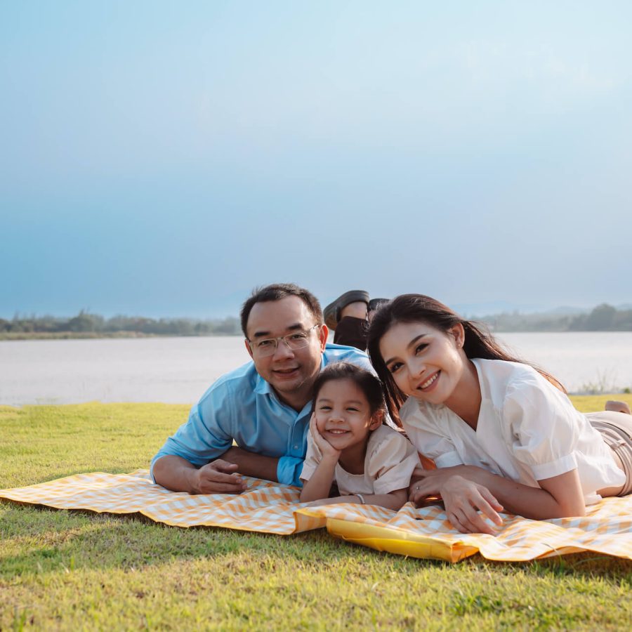 happy-family-in-the-park-on-weekend-family-enjoyi-2023-07-06-20-17-21-utc.jpg happy-family-in-the-park-on-weekend-family-enjoyi-2023-07-06-20-17-21-utc.jpg